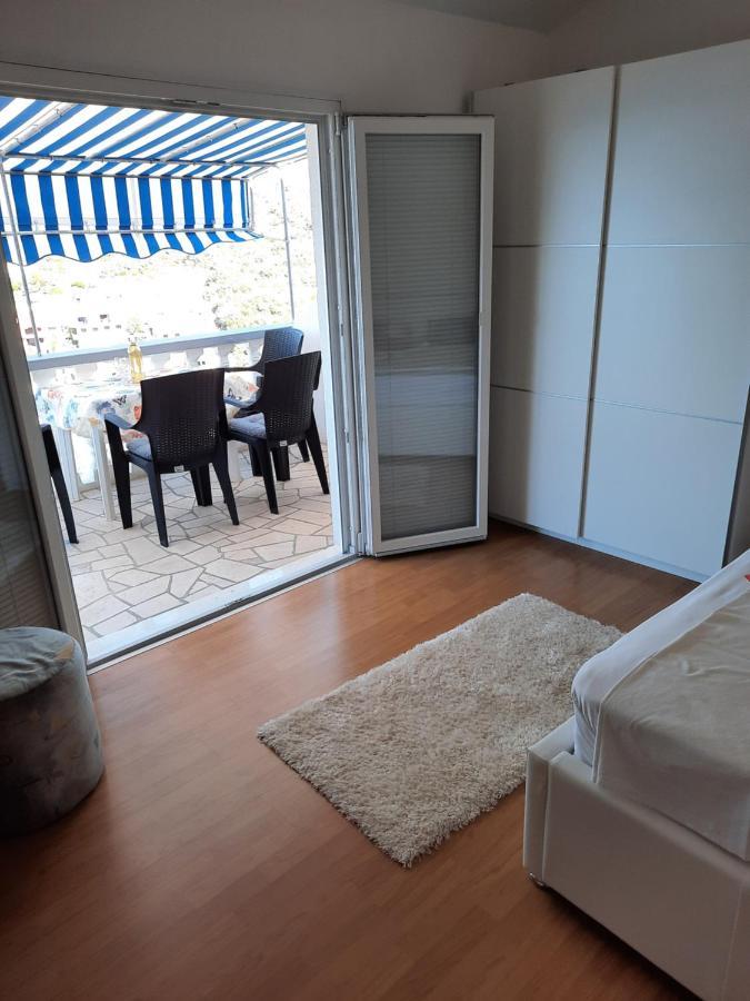 Apartments Marijana Zavalatica Bagian luar foto