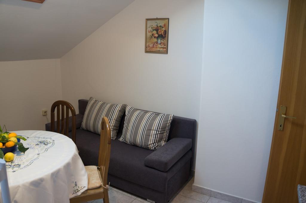 Apartments Marijana Zavalatica Bagian luar foto