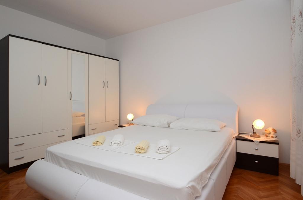 Apartments Marijana Zavalatica Bagian luar foto