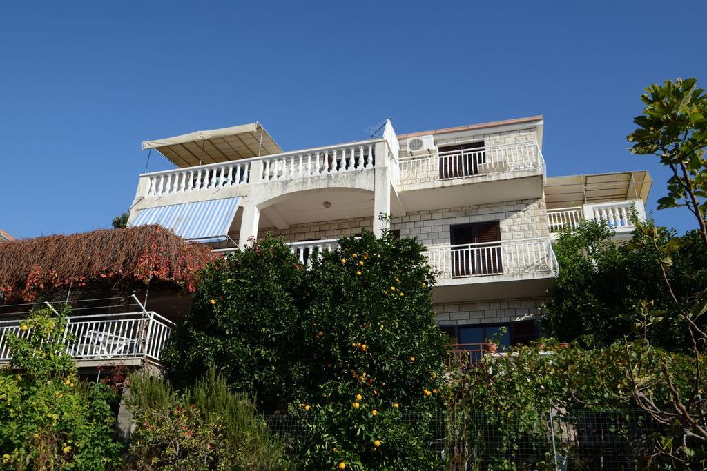 Apartments Marijana Zavalatica Bagian luar foto